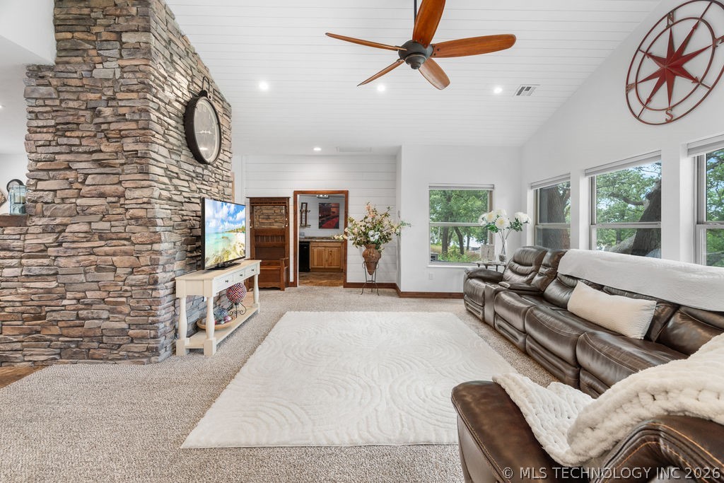 9094 Waters Edge Kingston OK 73439