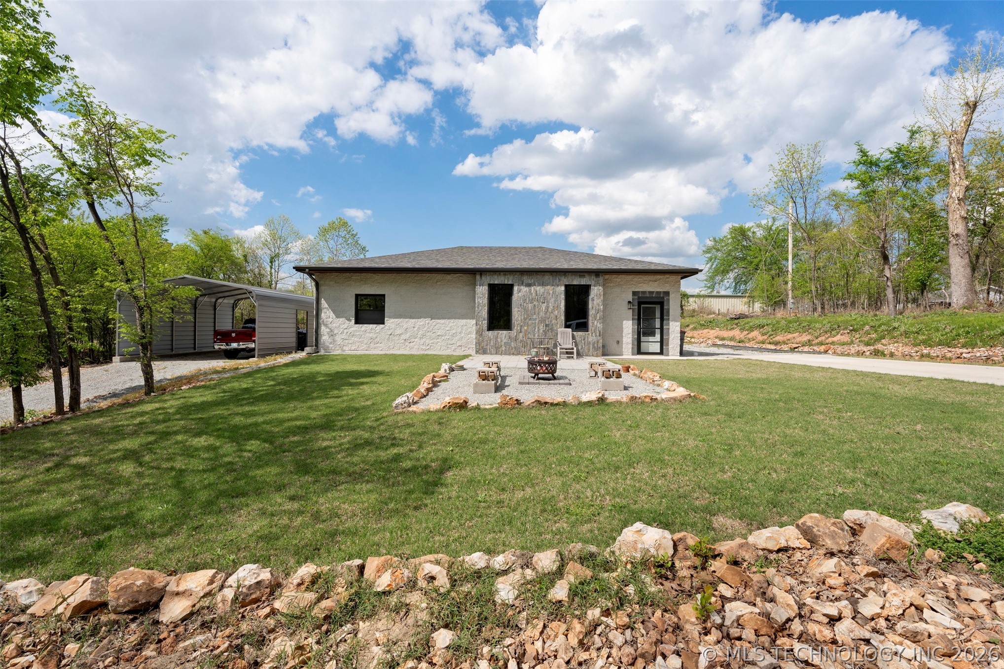 1616 Battle Drive Grove OK 74344