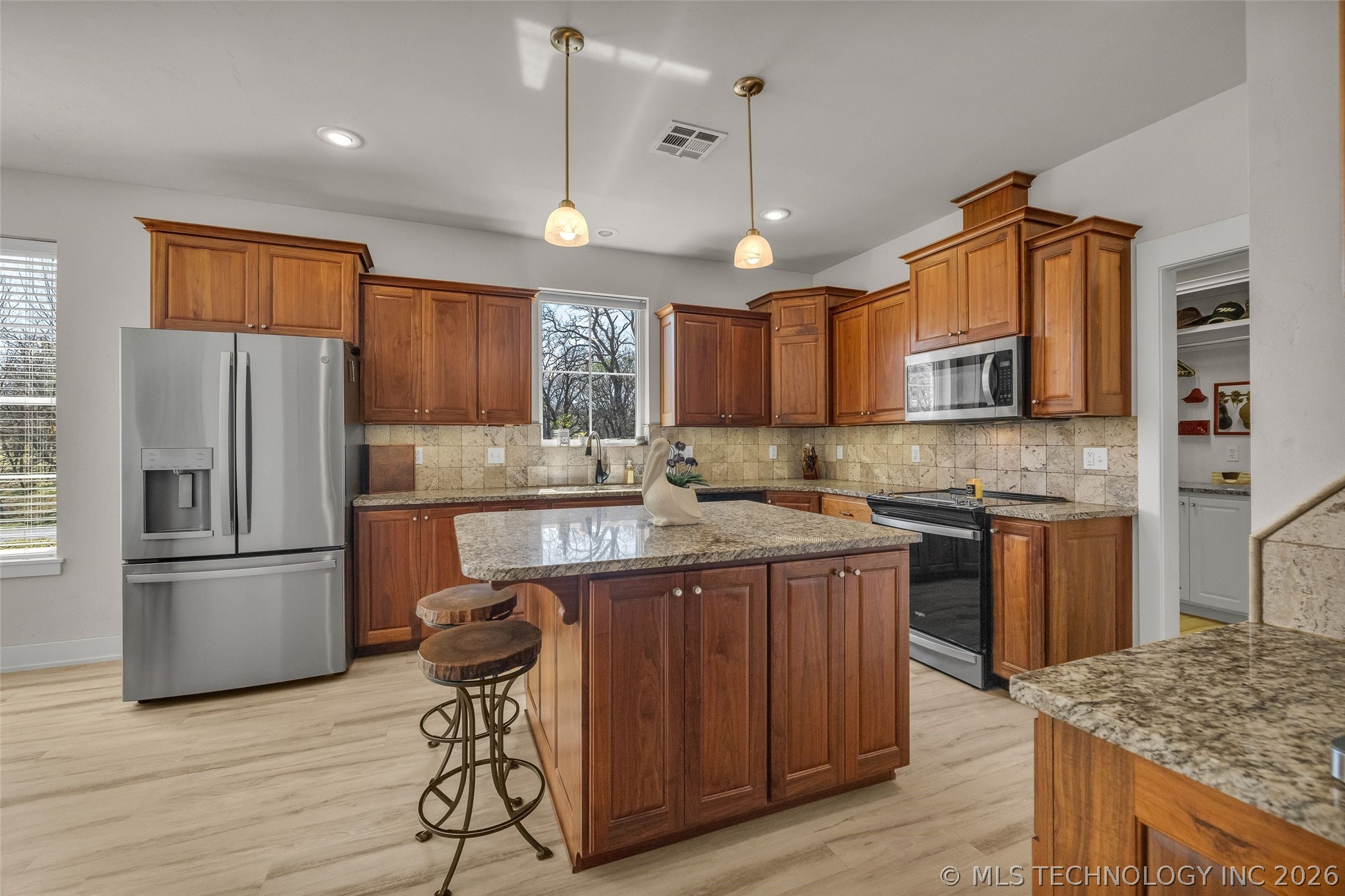 33389 S Coves Drive Afton OK 74331