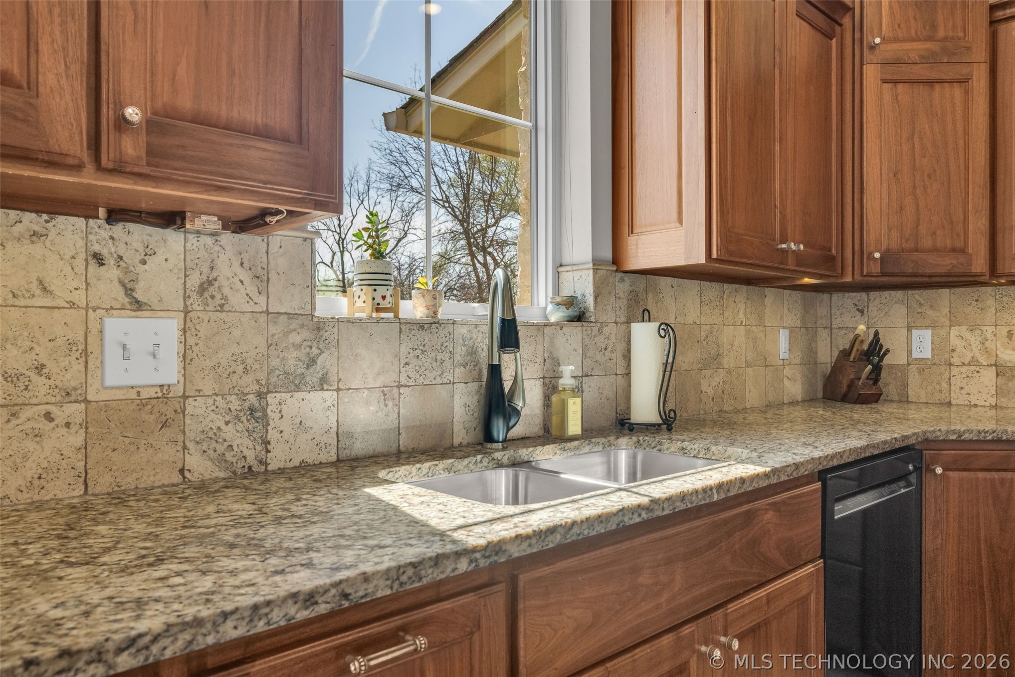 33389 S Coves Drive Afton OK 74331