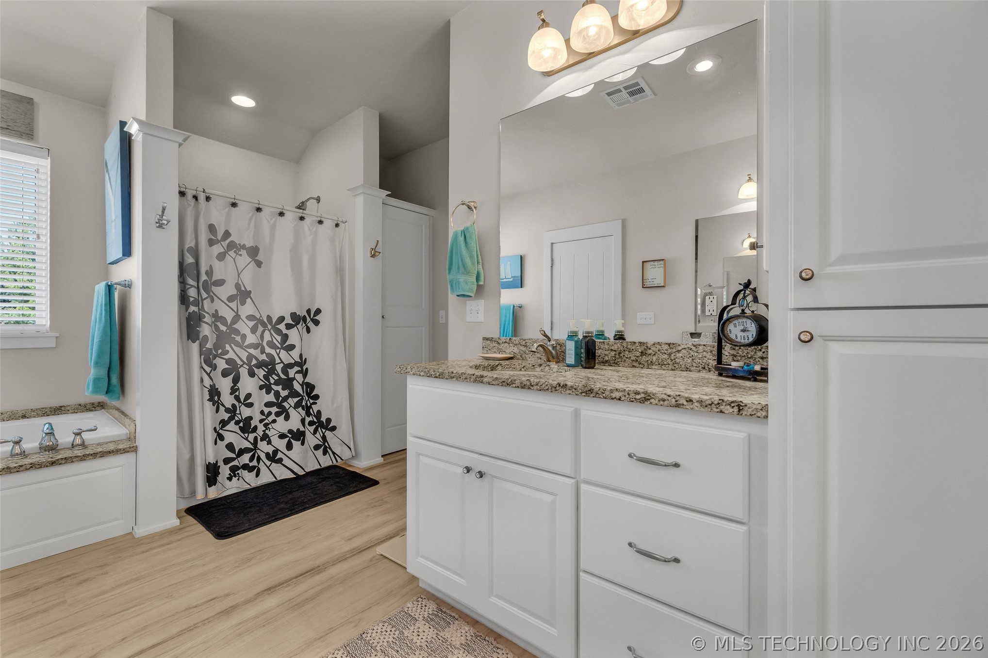 33389 S Coves Drive Afton OK 74331