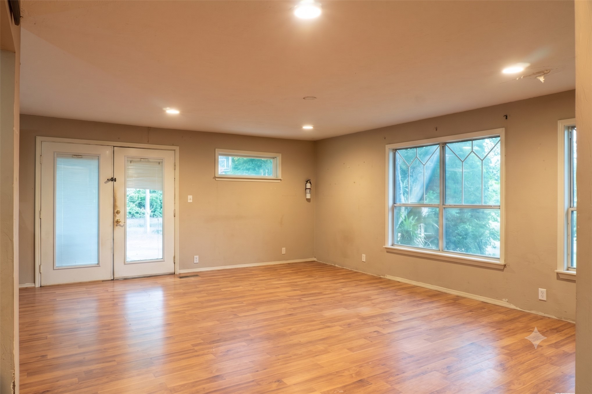 151 E 4th Durant OK 74701