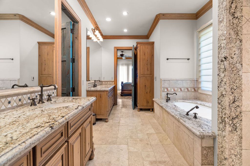 8795 Lake View Drive Kingston OK 73439