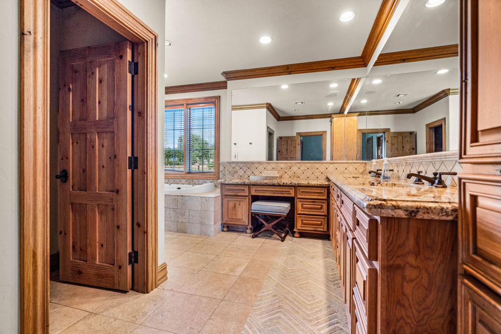 8795 Lake View Drive Kingston OK 73439