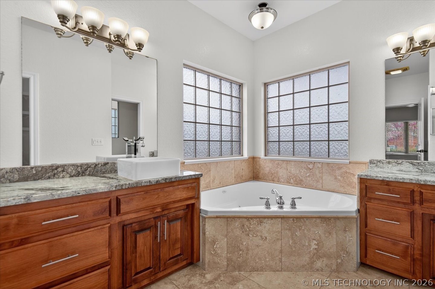 618 Kenwood Drive Bartlesville OK 74006