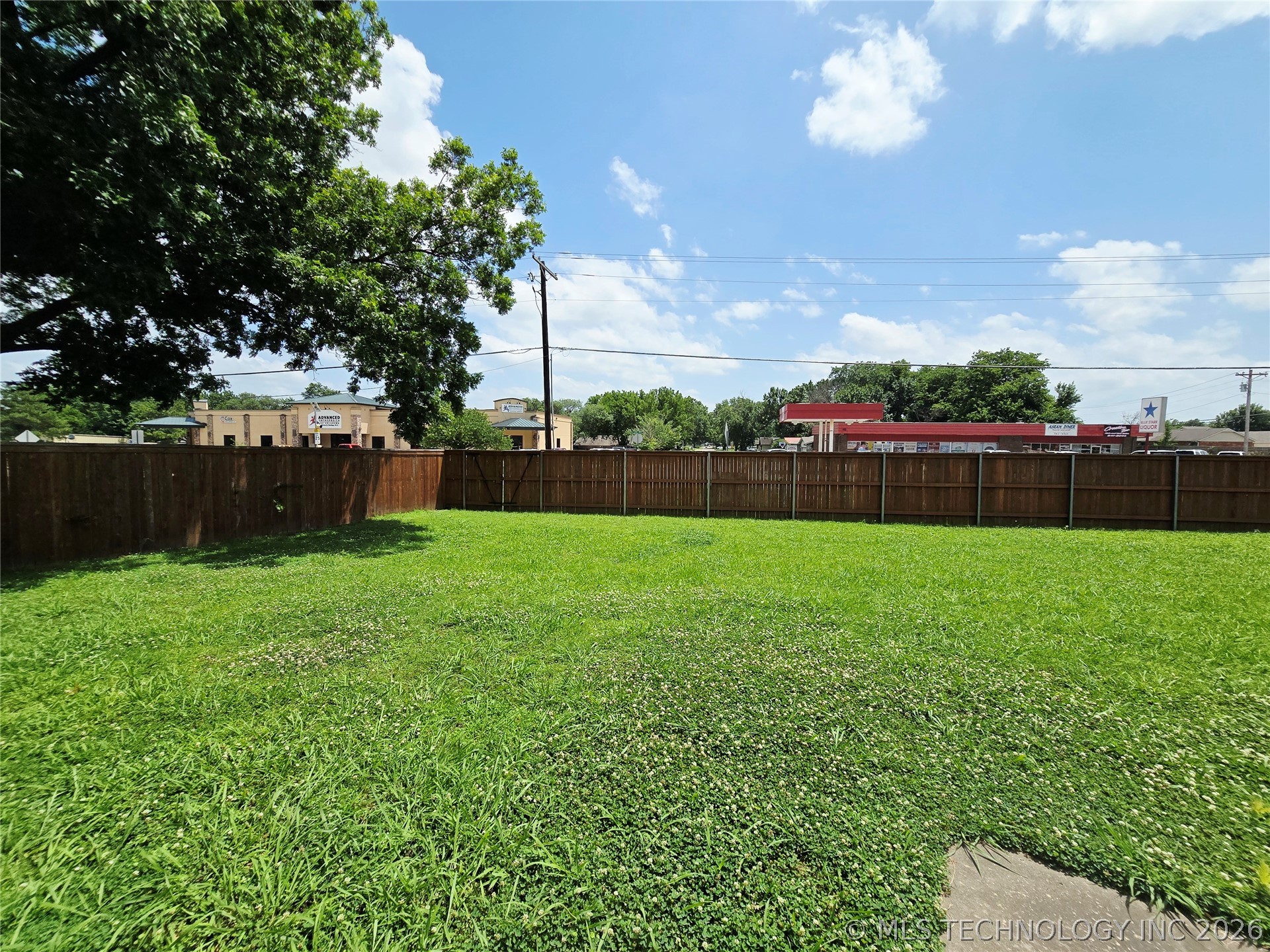 1121 W 14th Place Claremore OK 74017