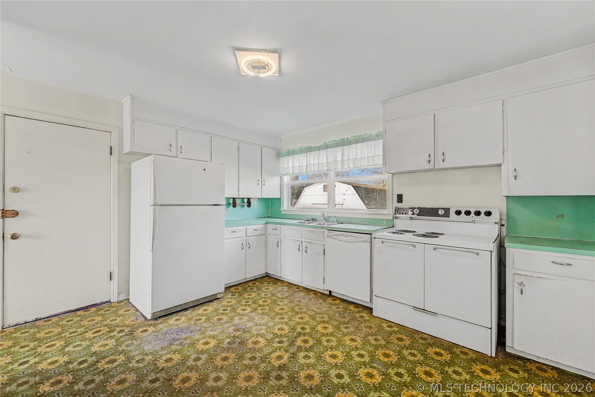 1202 W Davis Drive Nowata OK 74048