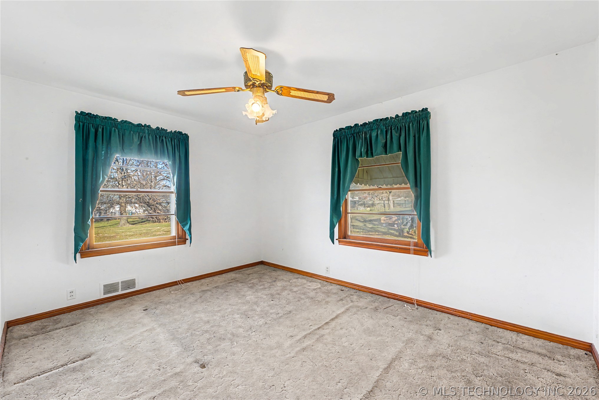 1202 W Davis Drive Nowata OK 74048