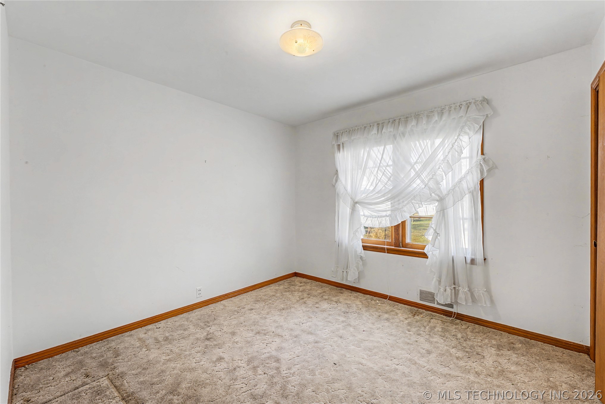 1202 W Davis Drive Nowata OK 74048