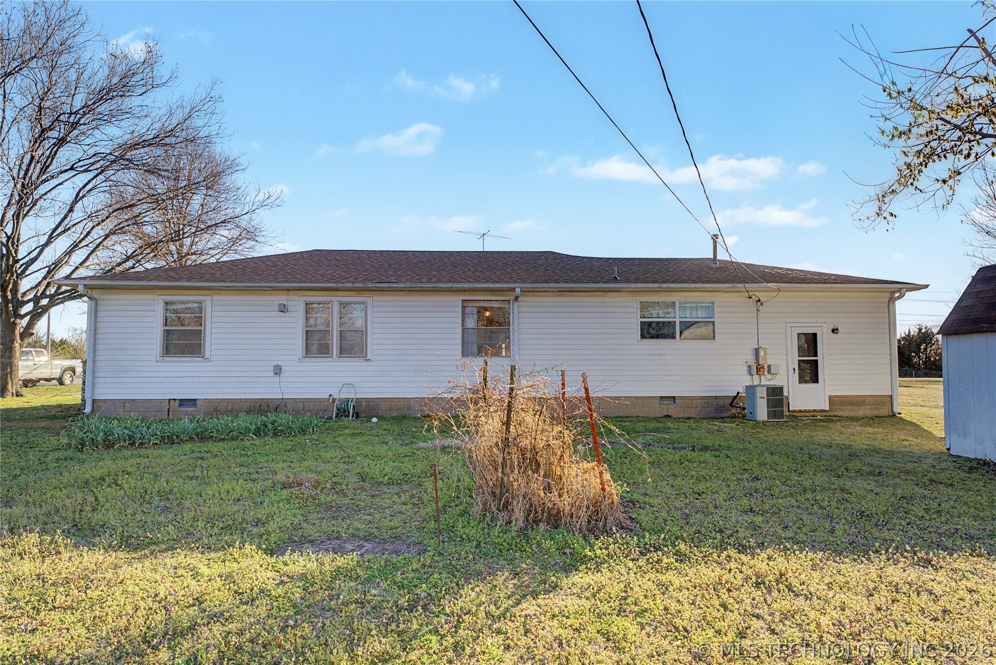 1202 W Davis Drive Nowata OK 74048