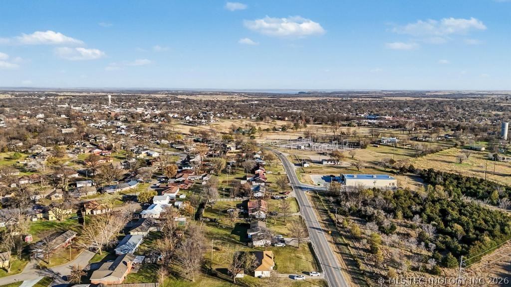 1202 W Davis Drive Nowata OK 74048