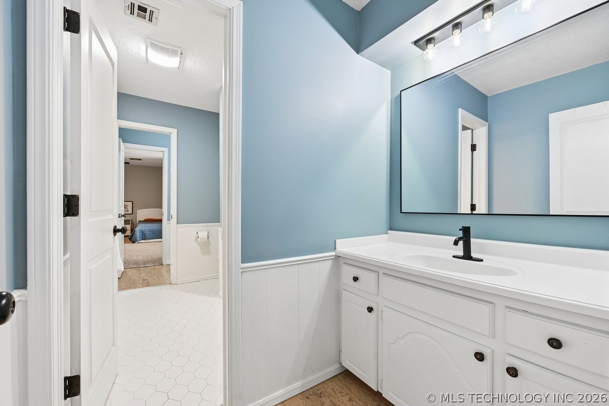 710 Meadowood Drive Broken Arrow OK 74011