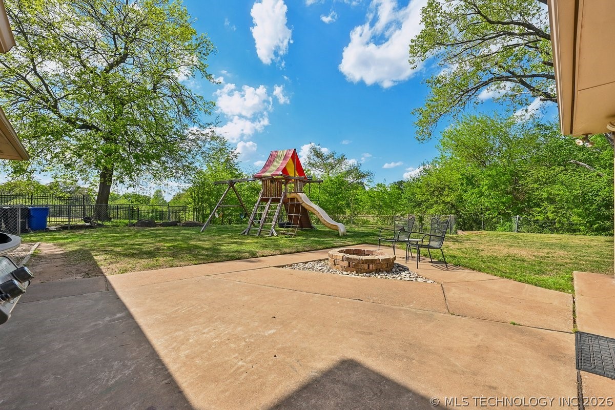 710 Meadowood Drive Broken Arrow OK 74011