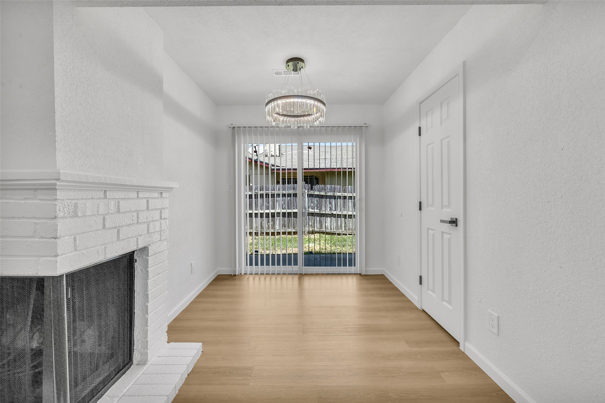 1525 S 112th Eastavenue Tulsa OK 74128
