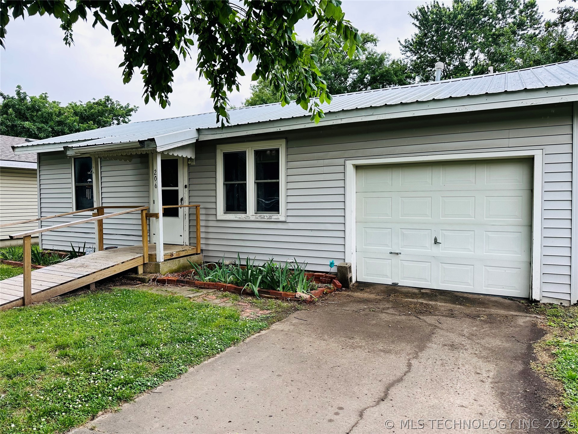 206 S Ora Street Pryor OK 74361