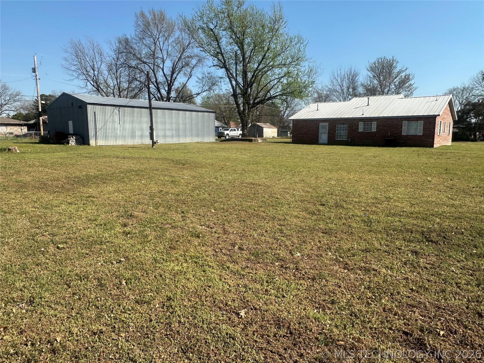 613 S 1st Street Morris OK 74445