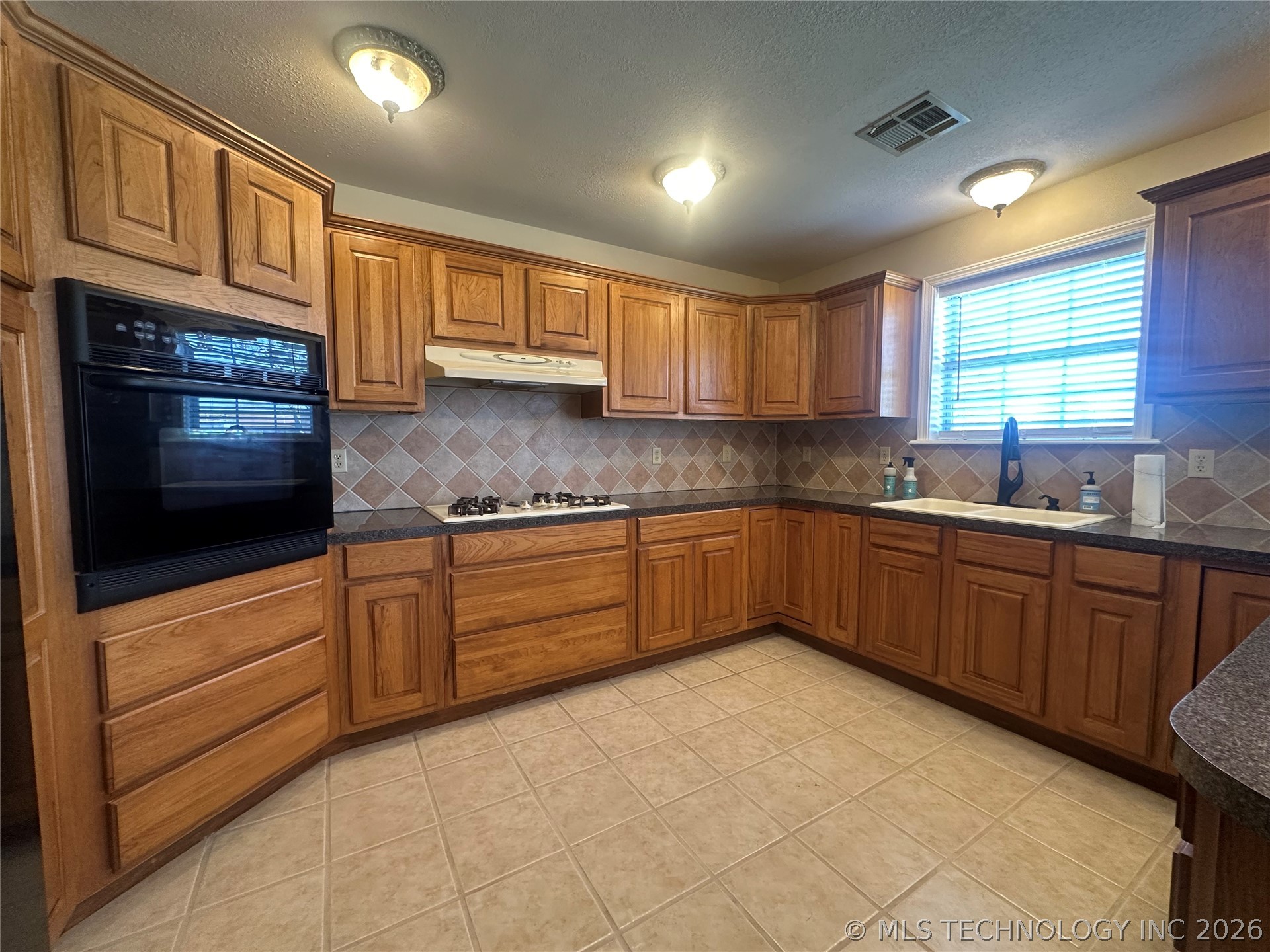 613 S 1st Street Morris OK 74445