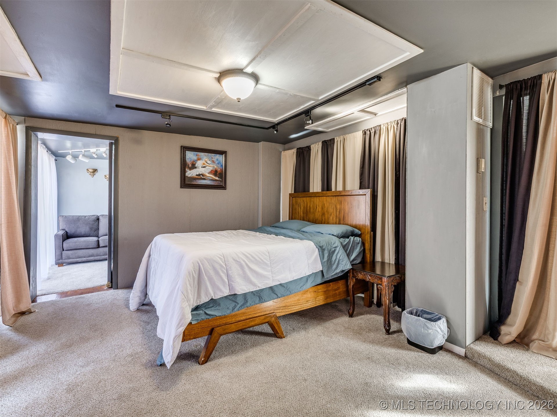 2 W Diamond Head Drive Sand Springs OK 74063