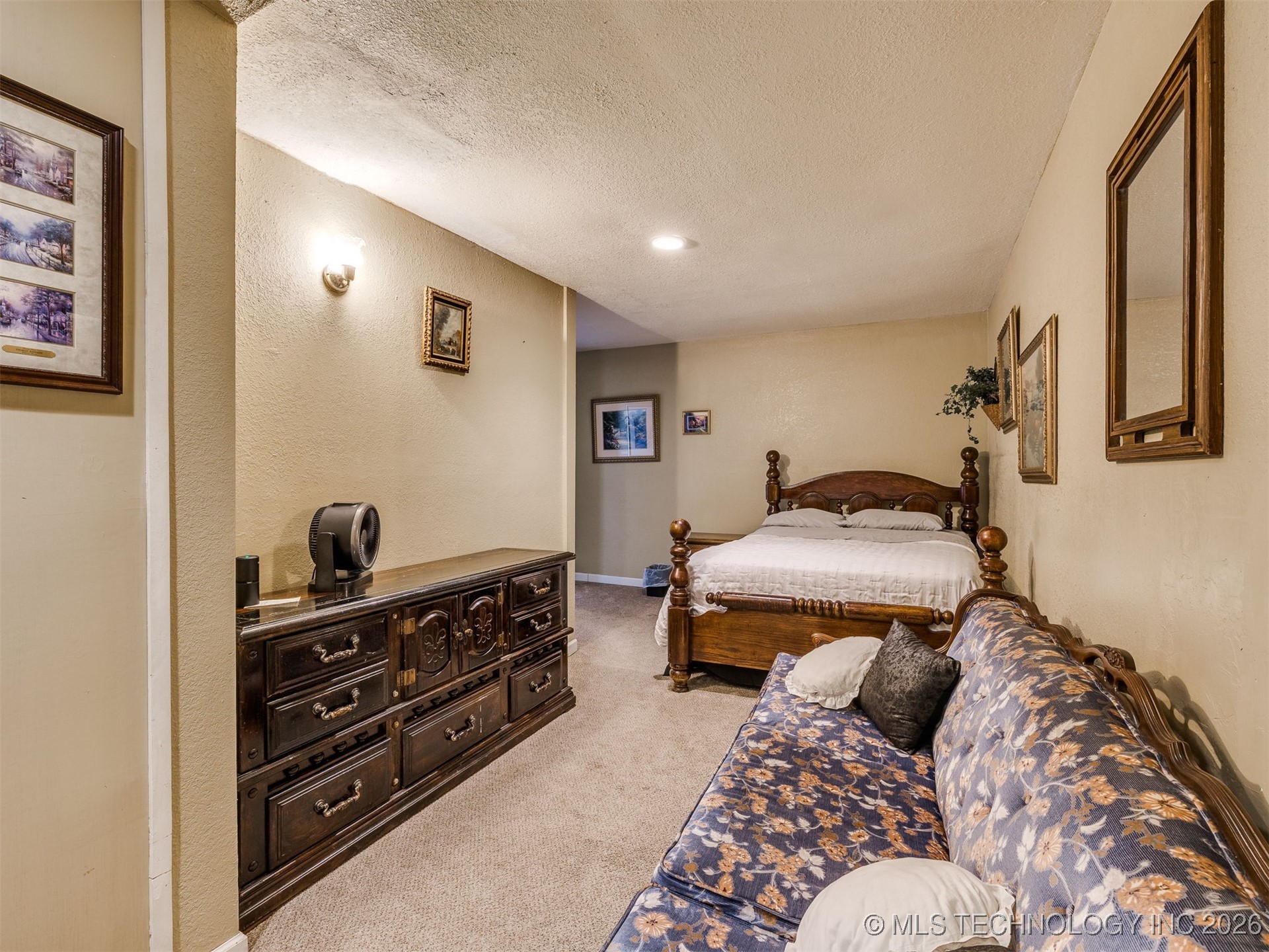 2 W Diamond Head Drive Sand Springs OK 74063