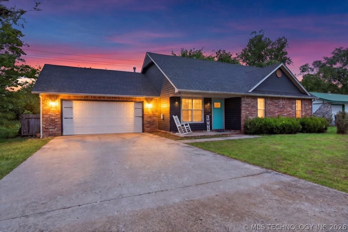610 N Main Street Wagoner OK 74467