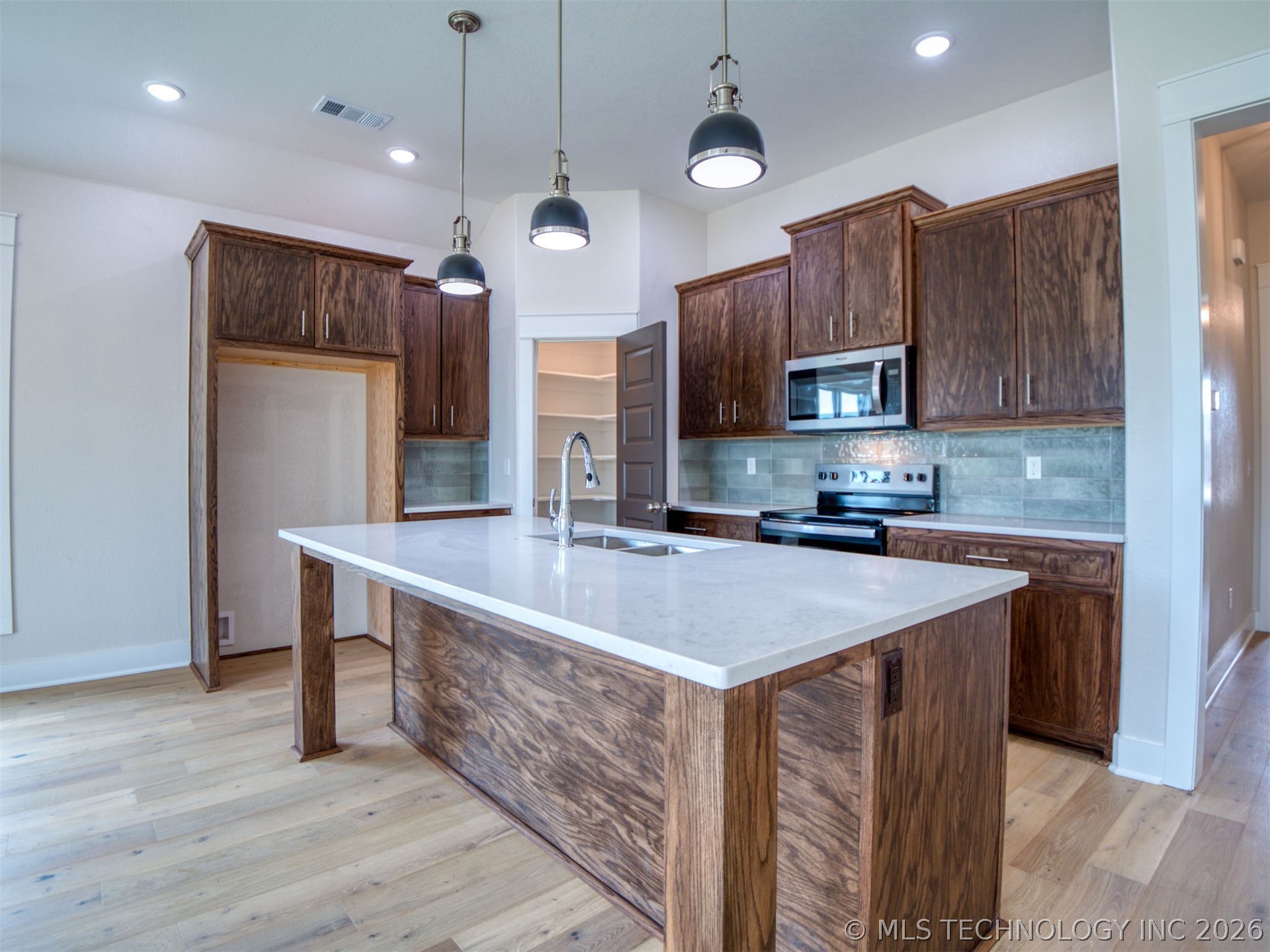 1197 Wild Indigo Circle Calera OK 74730
