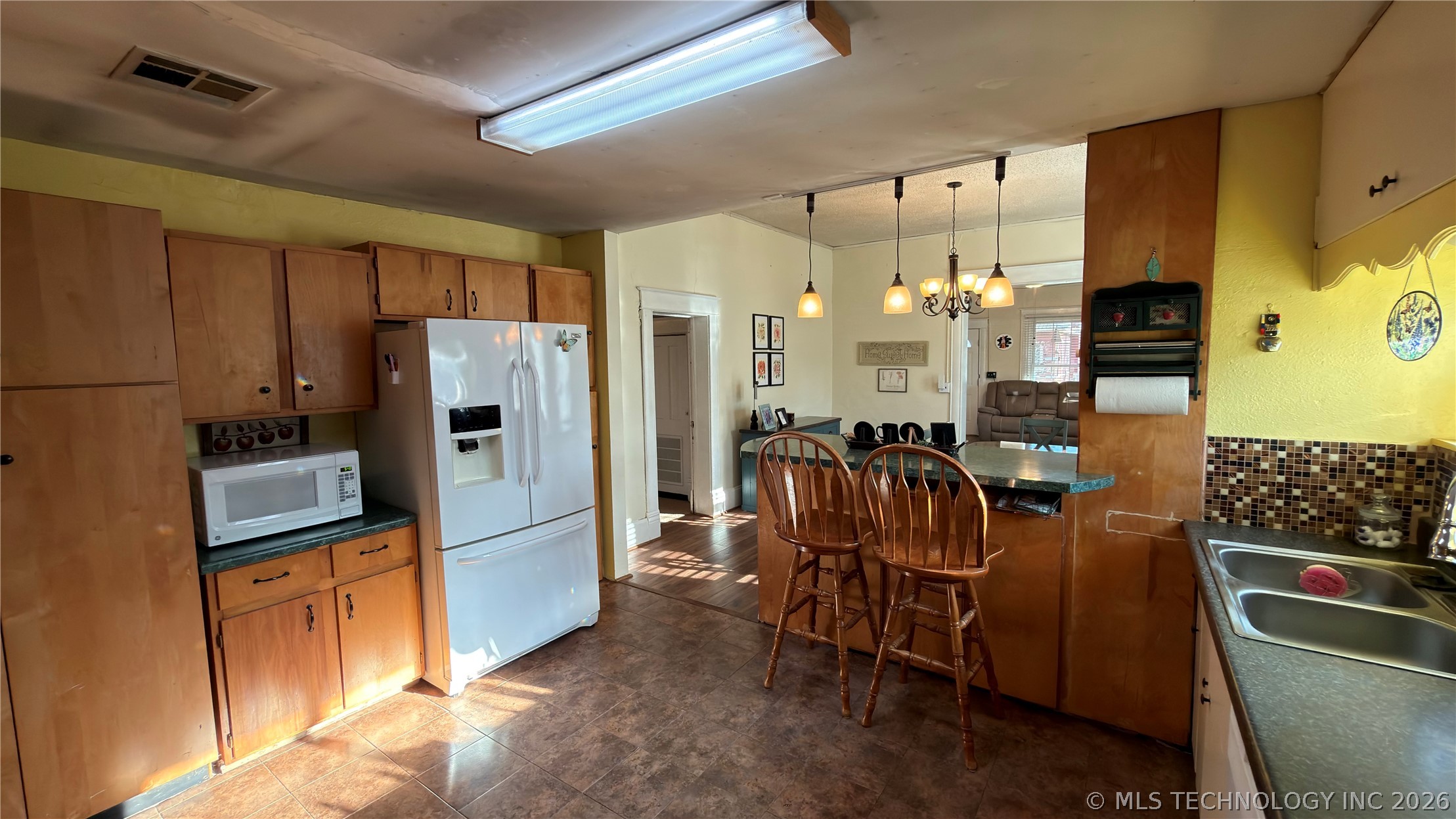 605 E Caddo Street Cleveland OK 74020