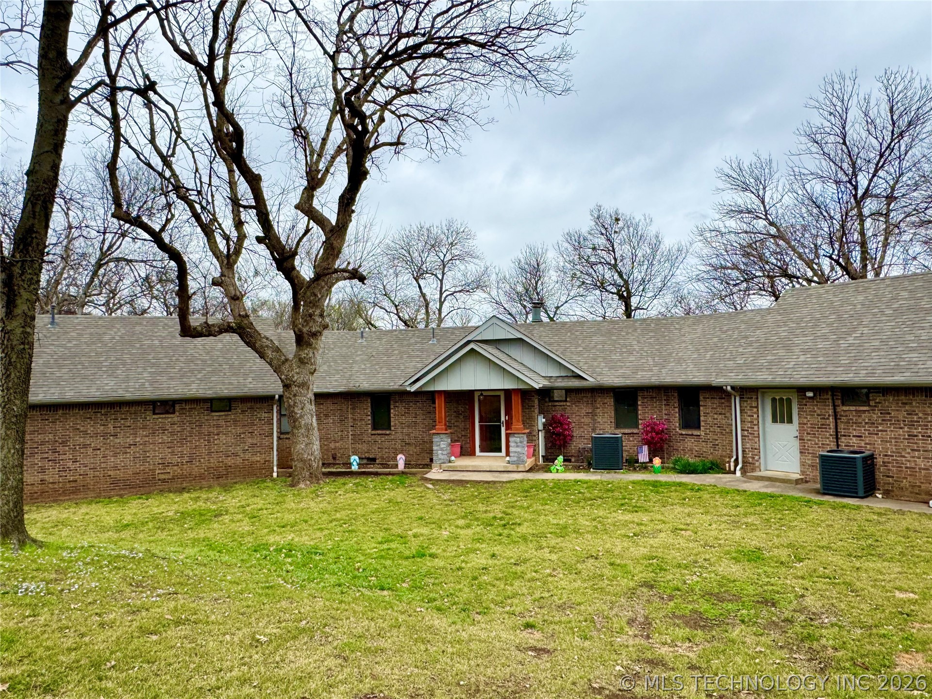 1701 N Hopi Street Chouteau OK 74337