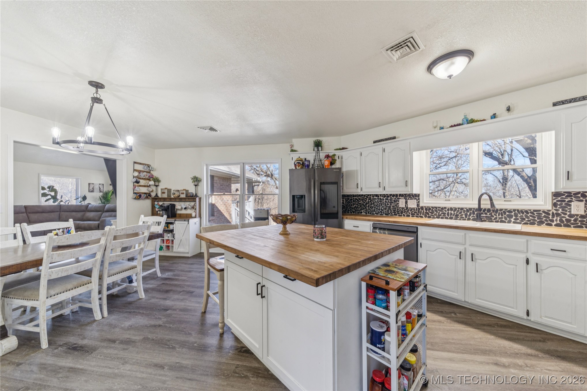 1701 N Hopi Street Chouteau OK 74337
