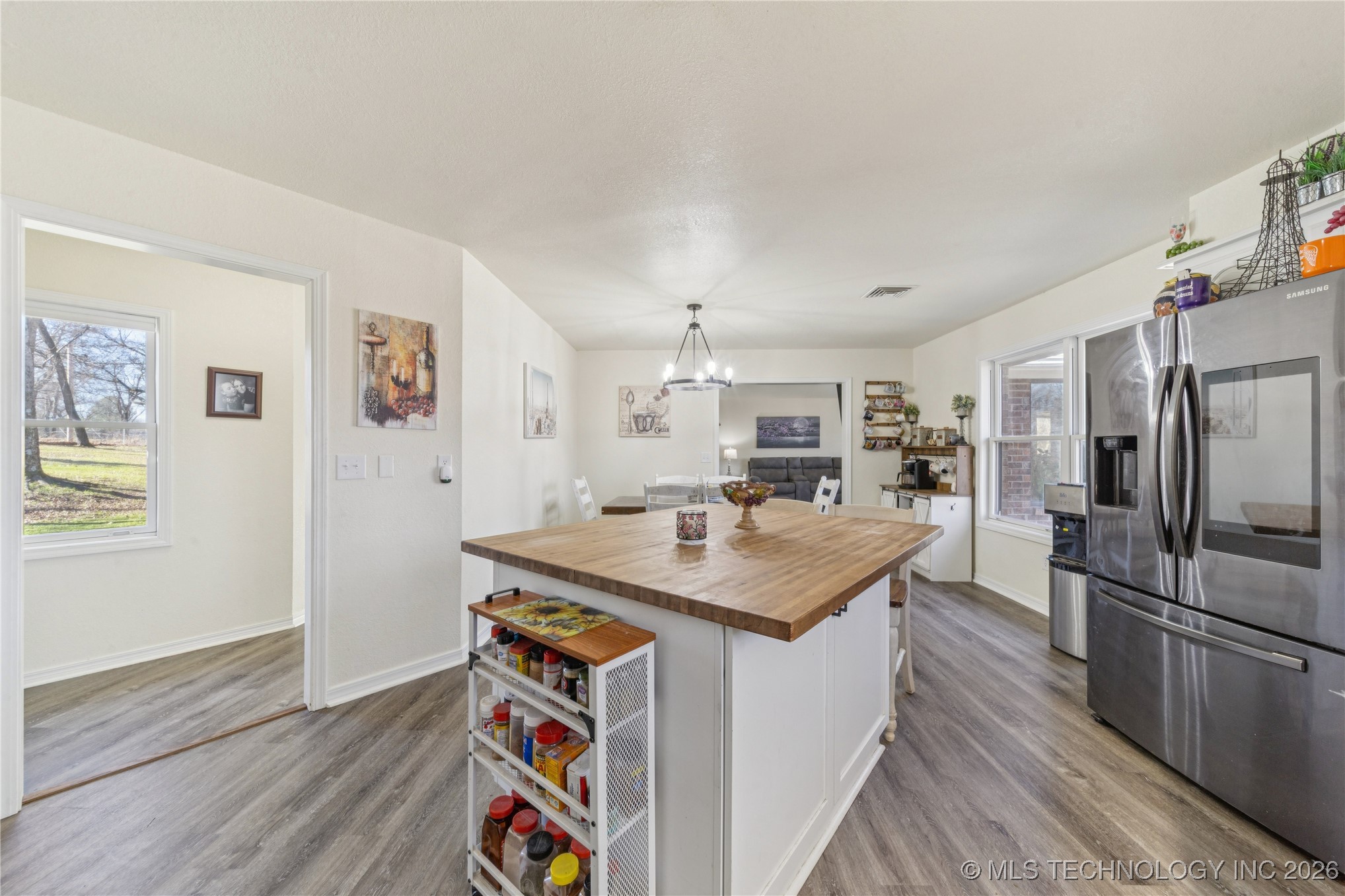 1701 N Hopi Street Chouteau OK 74337