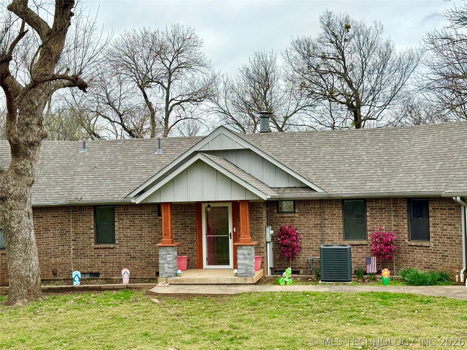 1701 N Hopi Street Chouteau OK 74337