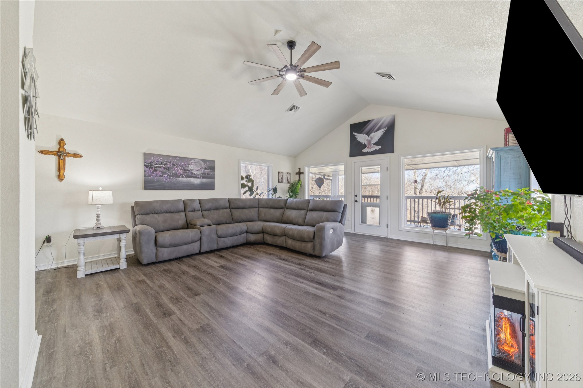 1701 N Hopi Street Chouteau OK 74337