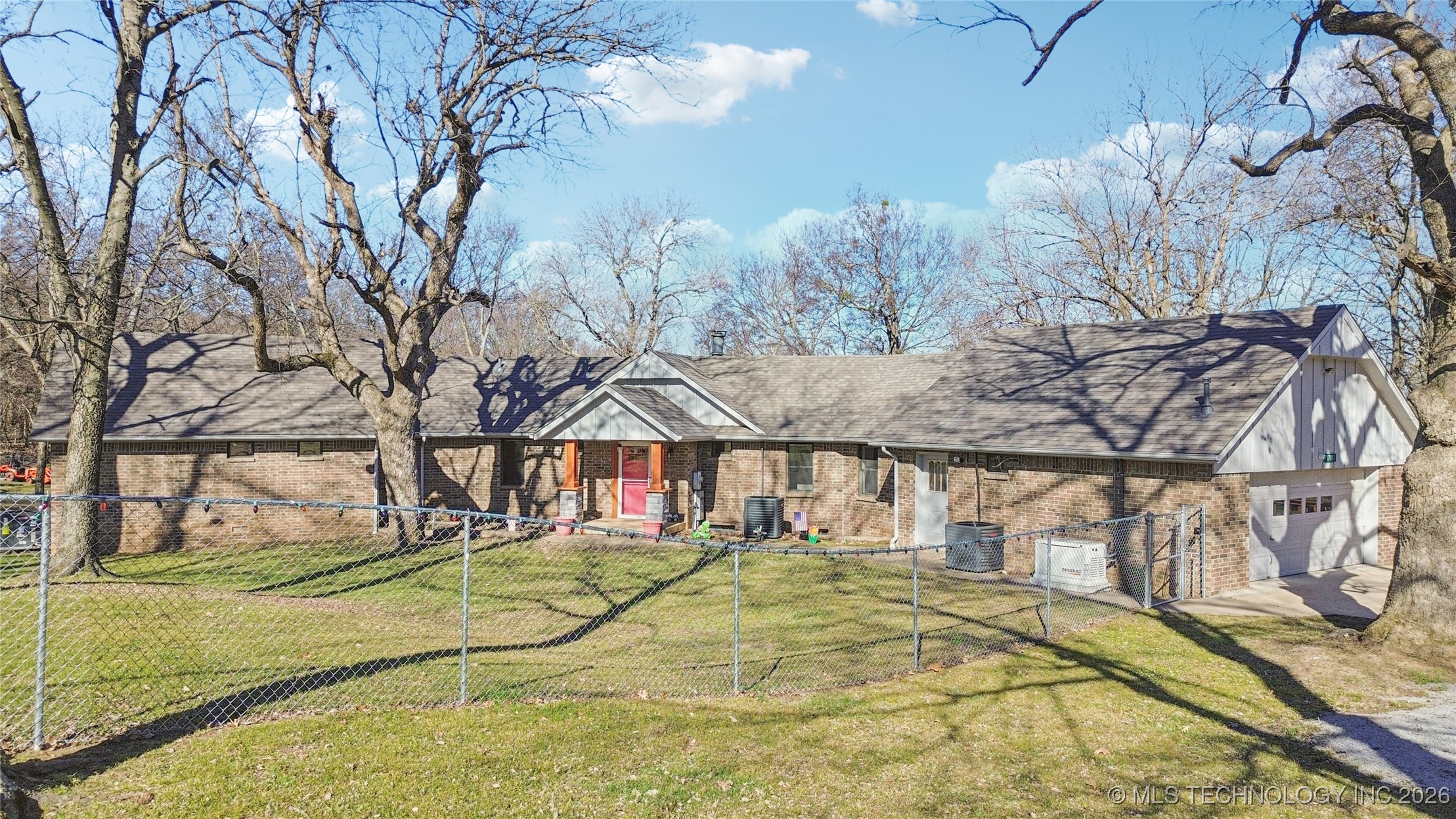 1701 N Hopi Street Chouteau OK 74337