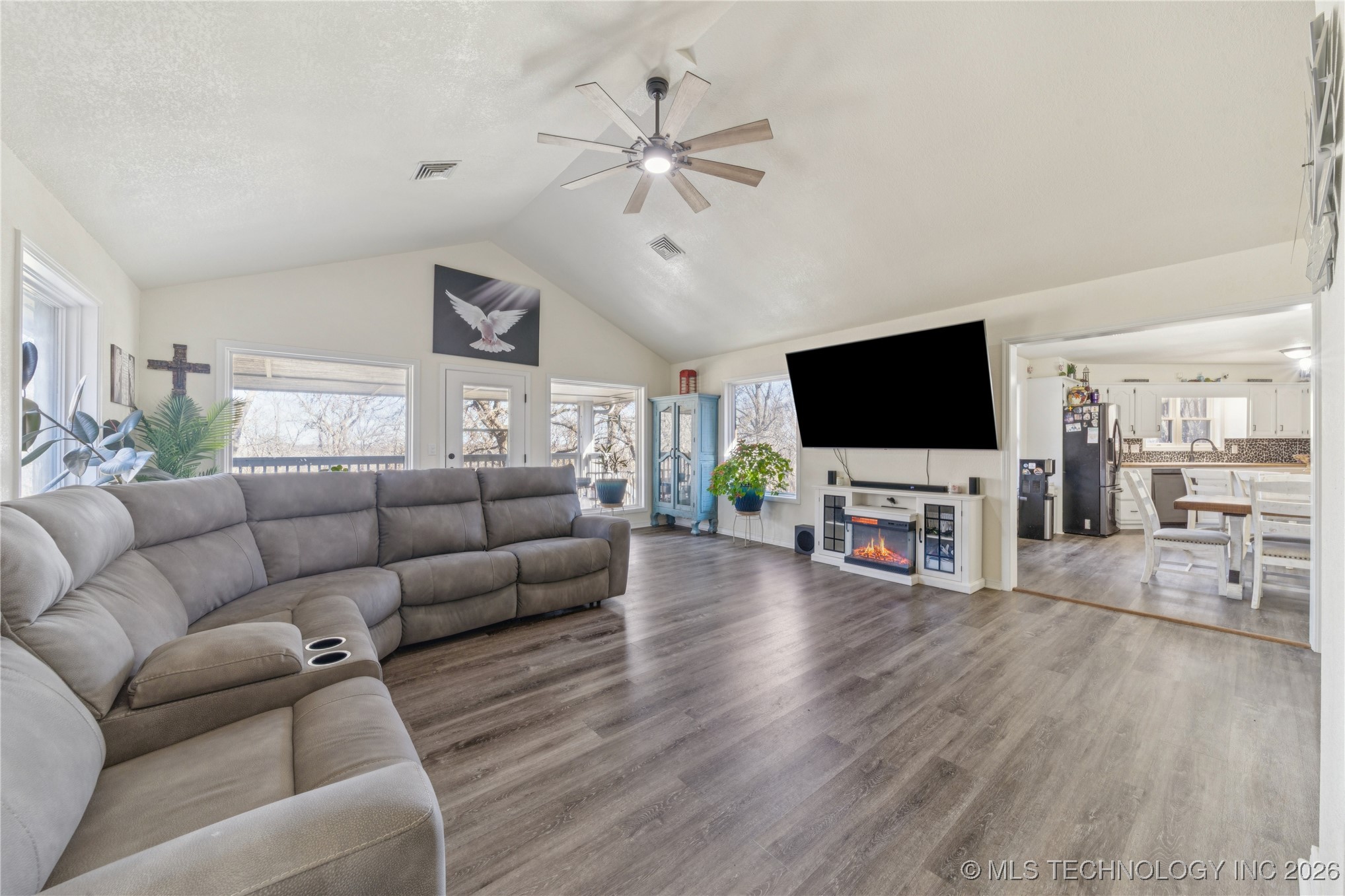1701 N Hopi Street Chouteau OK 74337