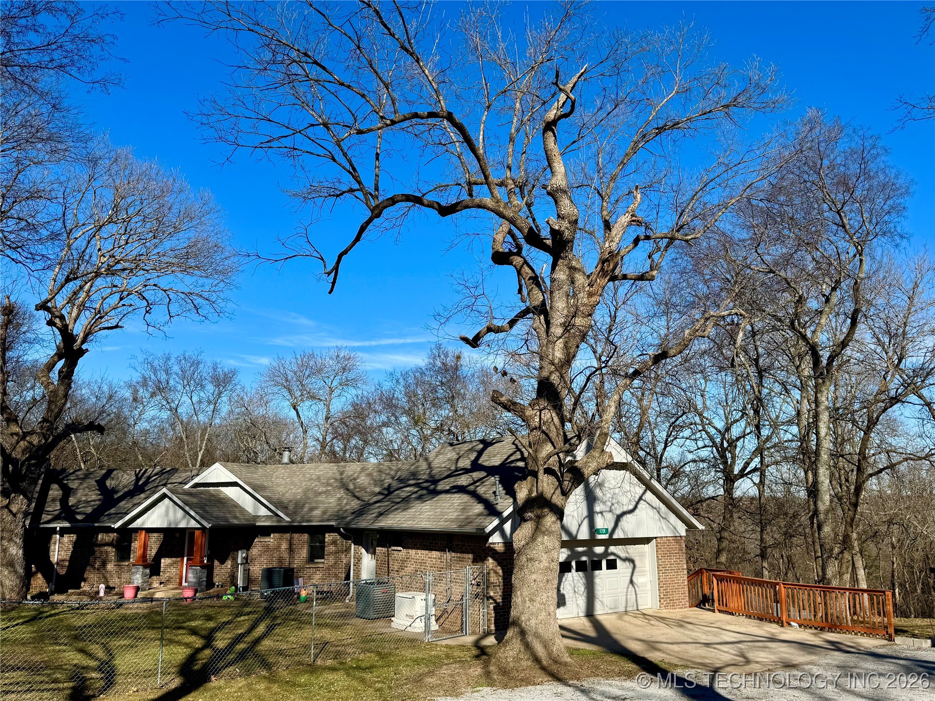 1701 N Hopi Street Chouteau OK 74337