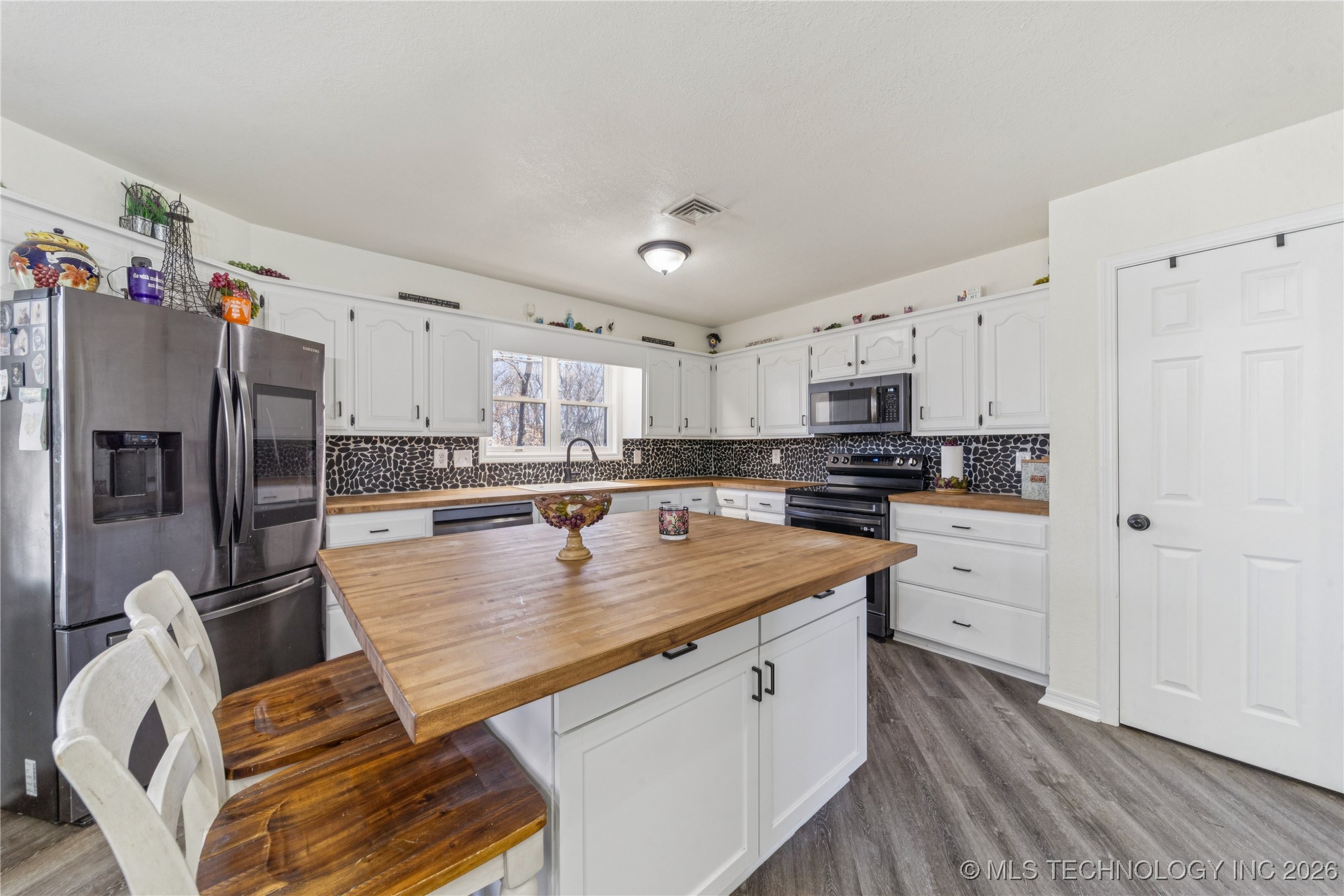 1701 N Hopi Street Chouteau OK 74337