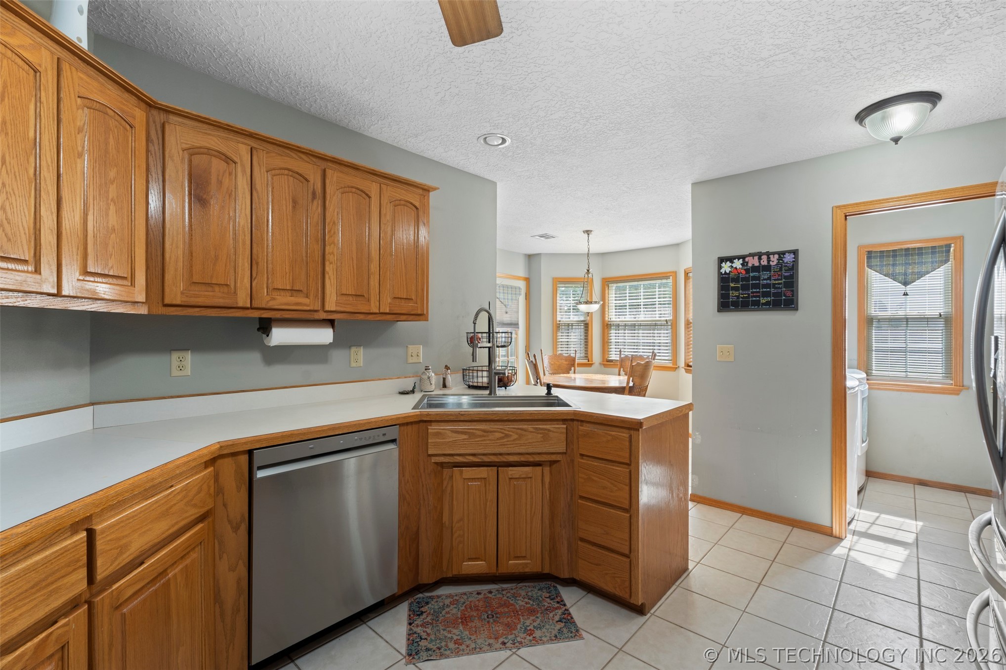 701 E 10th Street Grove OK 74344