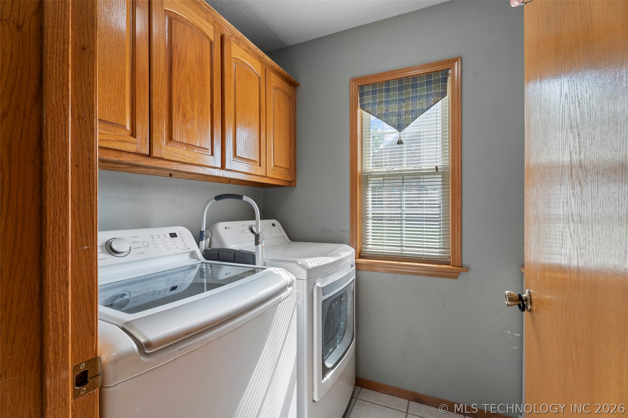 701 E 10th Street Grove OK 74344