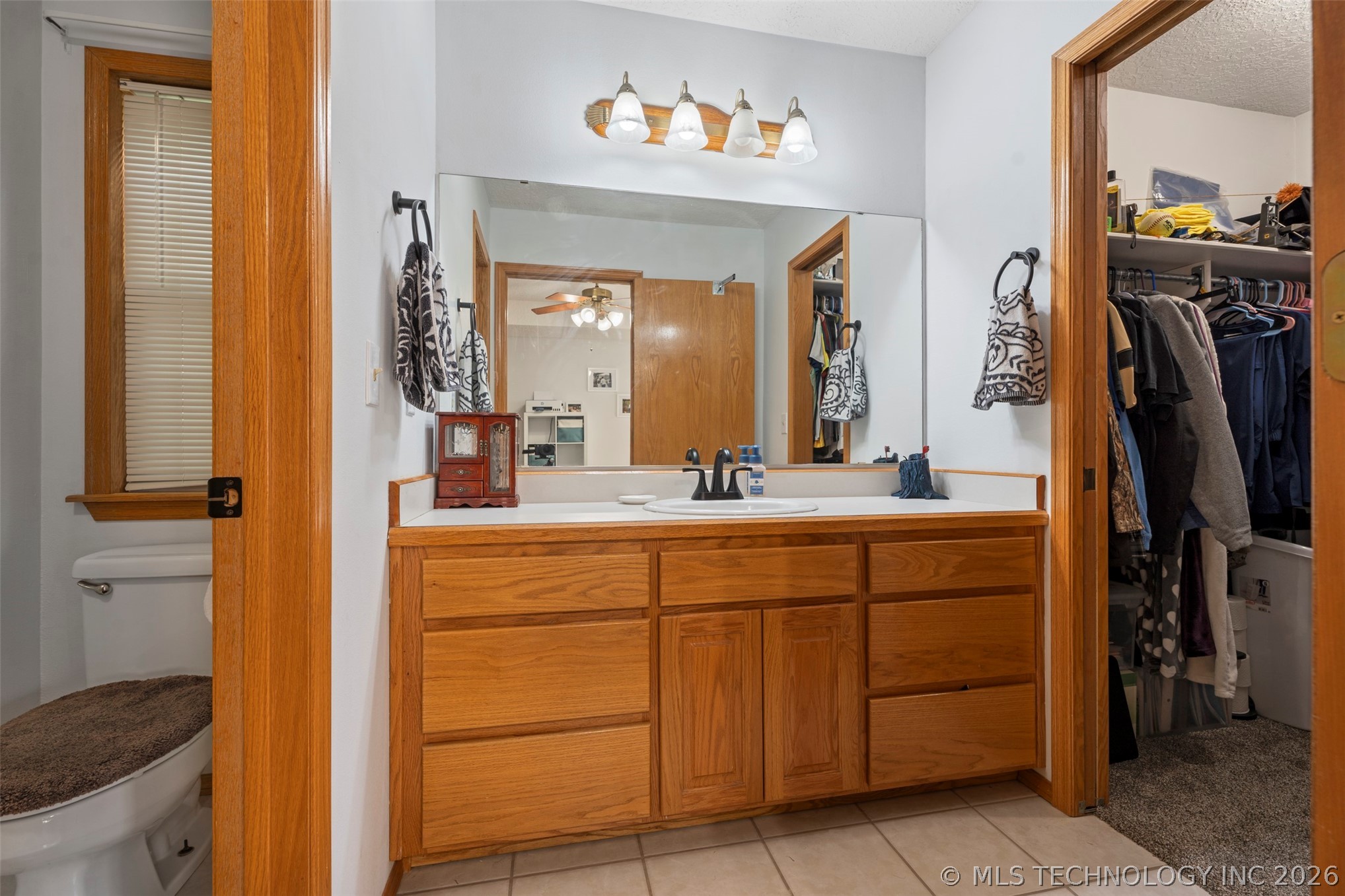 701 E 10th Street Grove OK 74344