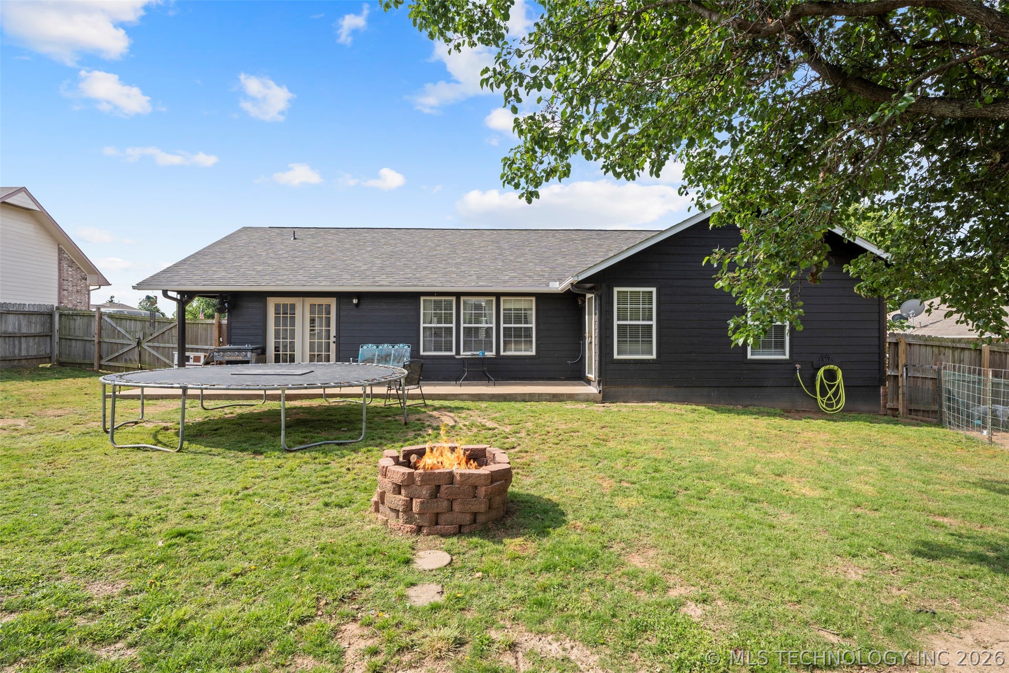 701 E 10th Street Grove OK 74344