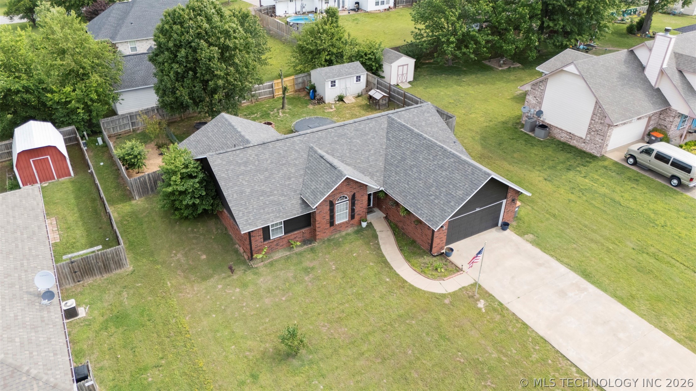 701 E 10th Street Grove OK 74344