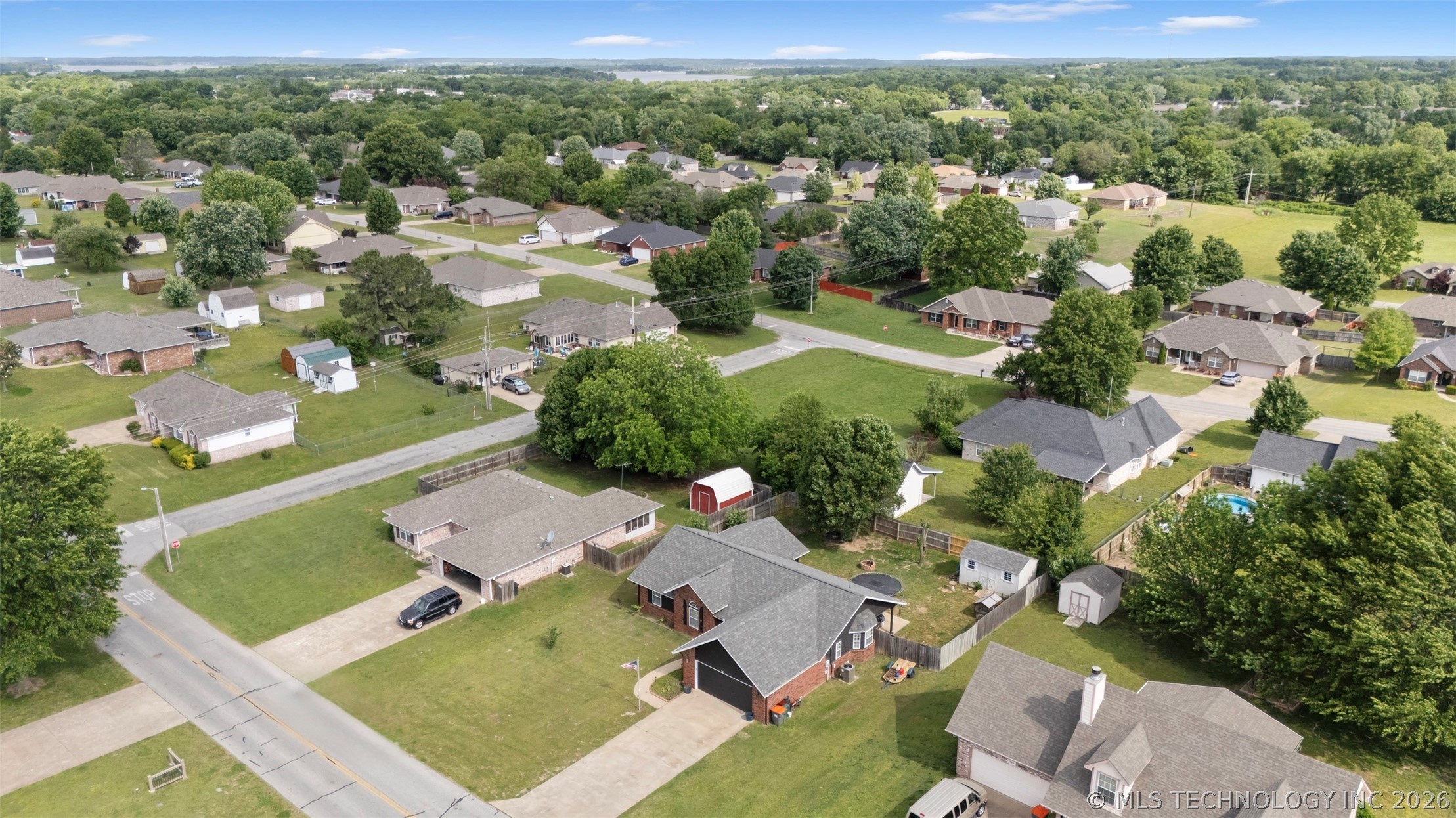 701 E 10th Street Grove OK 74344