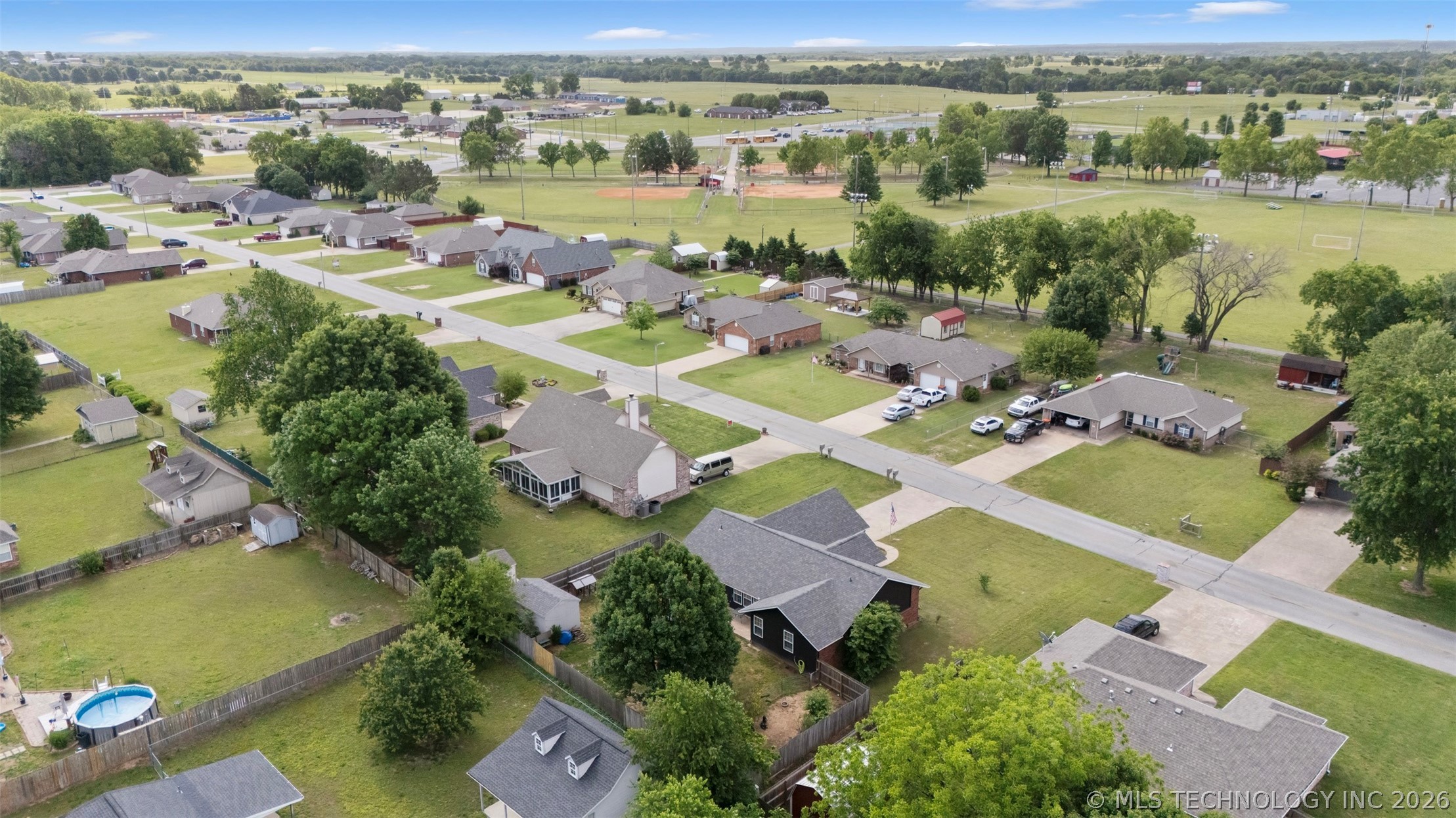 701 E 10th Street Grove OK 74344