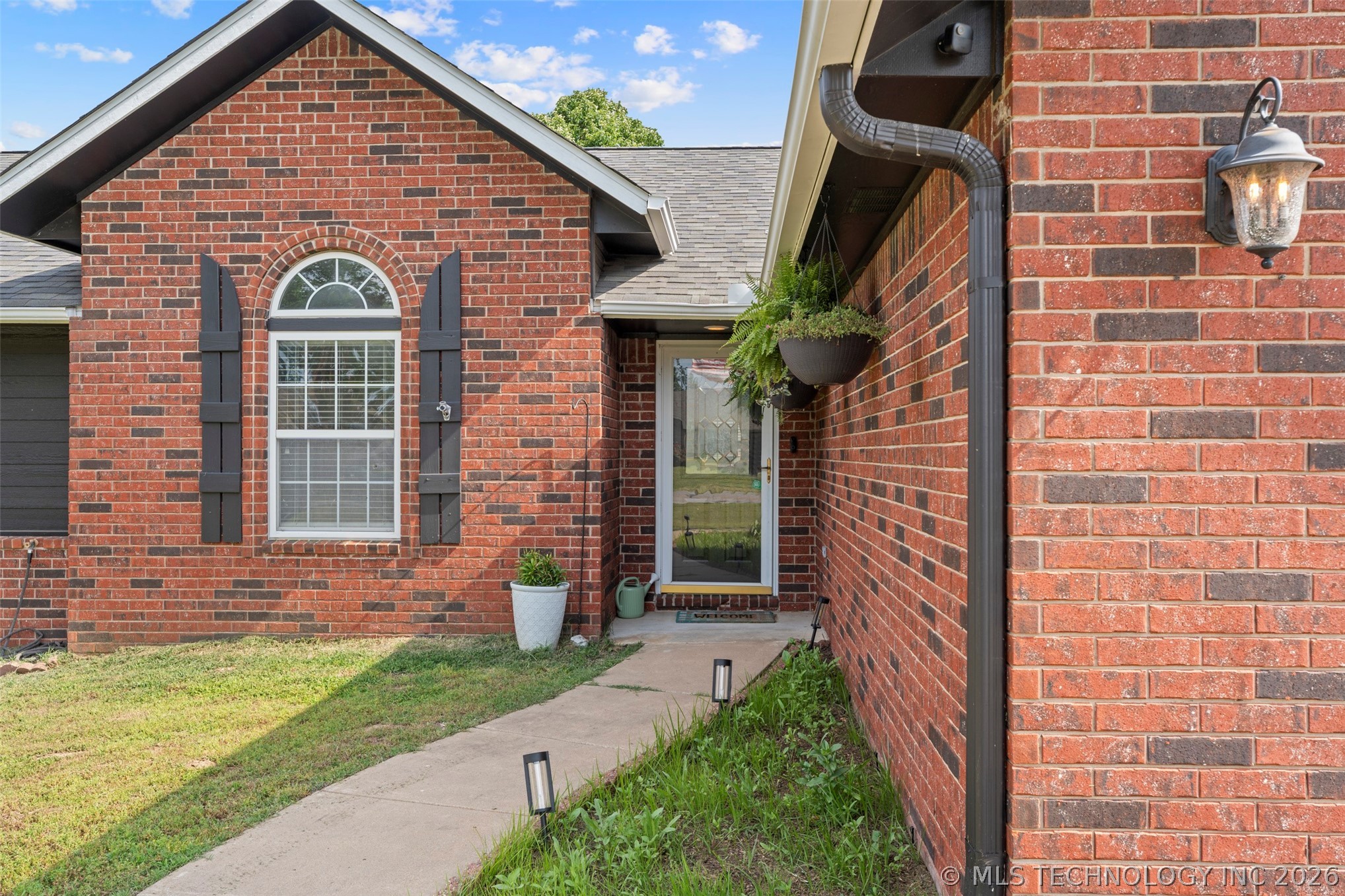 701 E 10th Street Grove OK 74344