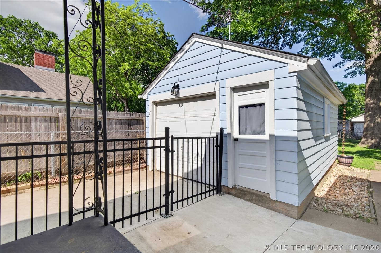 2054 SE Dewey Avenue Bartlesville OK 74003