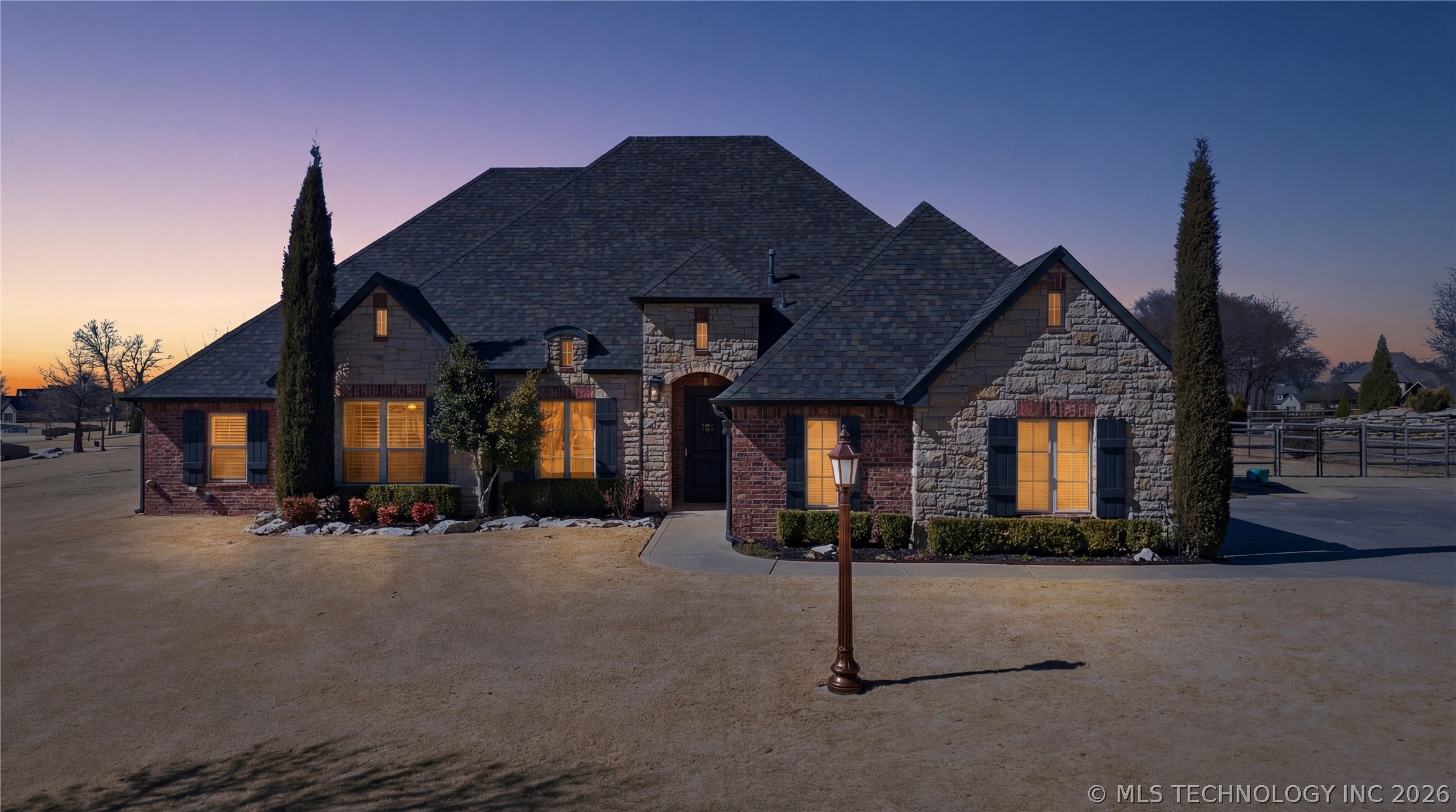 6502 N Oakwood Circle Owasso OK 74055