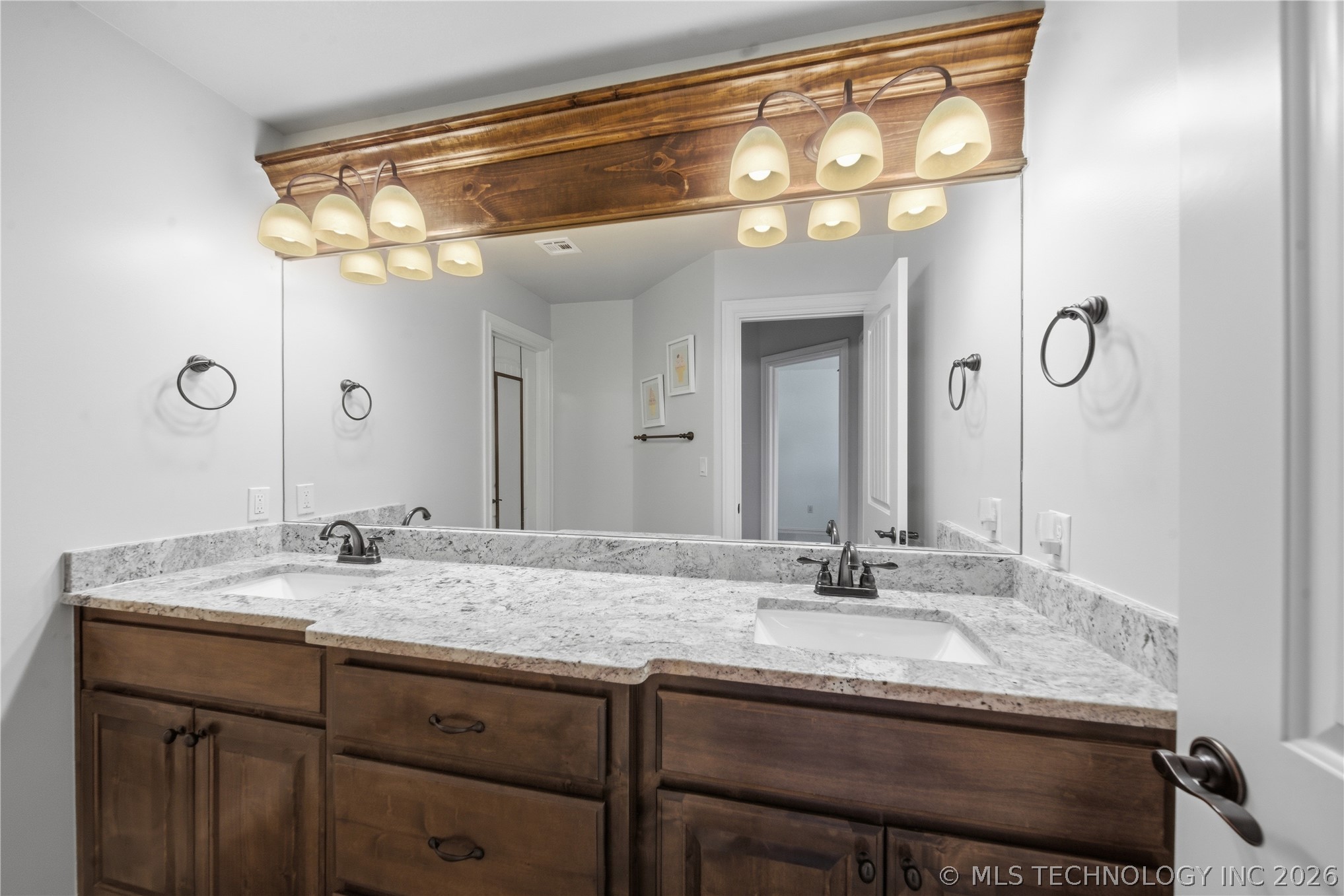 6502 N Oakwood Circle Owasso OK 74055
