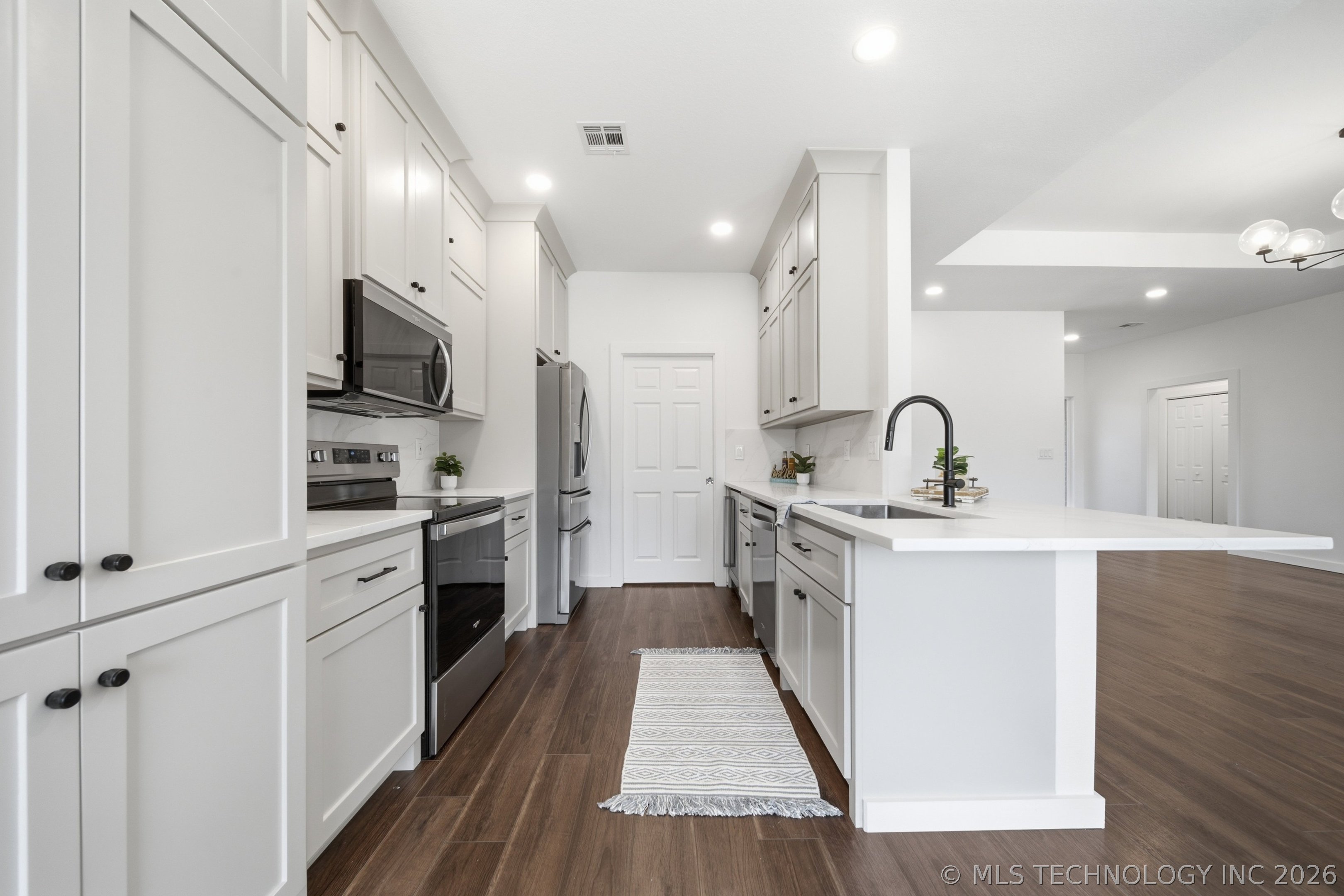 1227 S Columbia Place Tulsa OK 74104