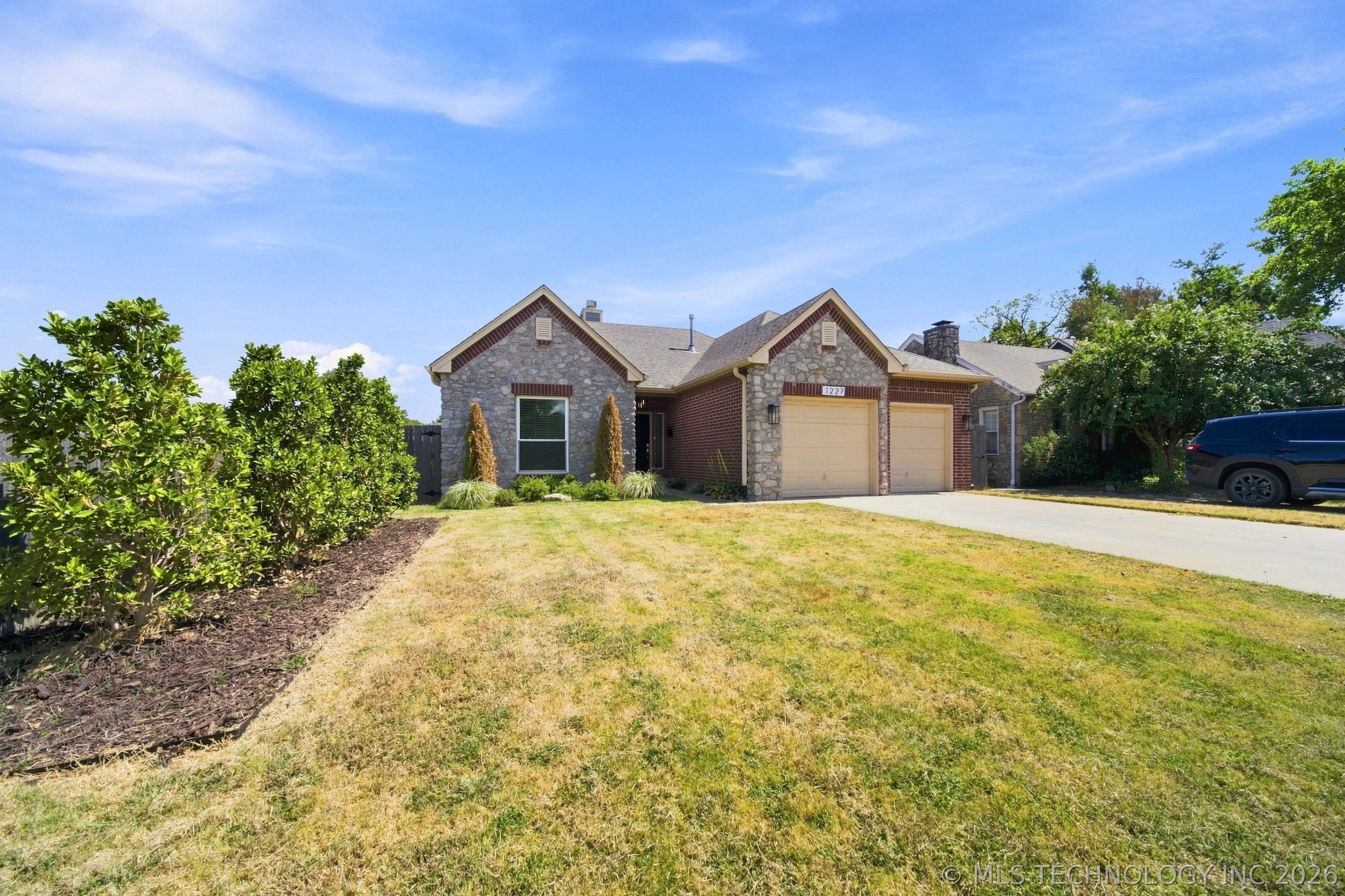 1227 S Columbia Place Tulsa OK 74104