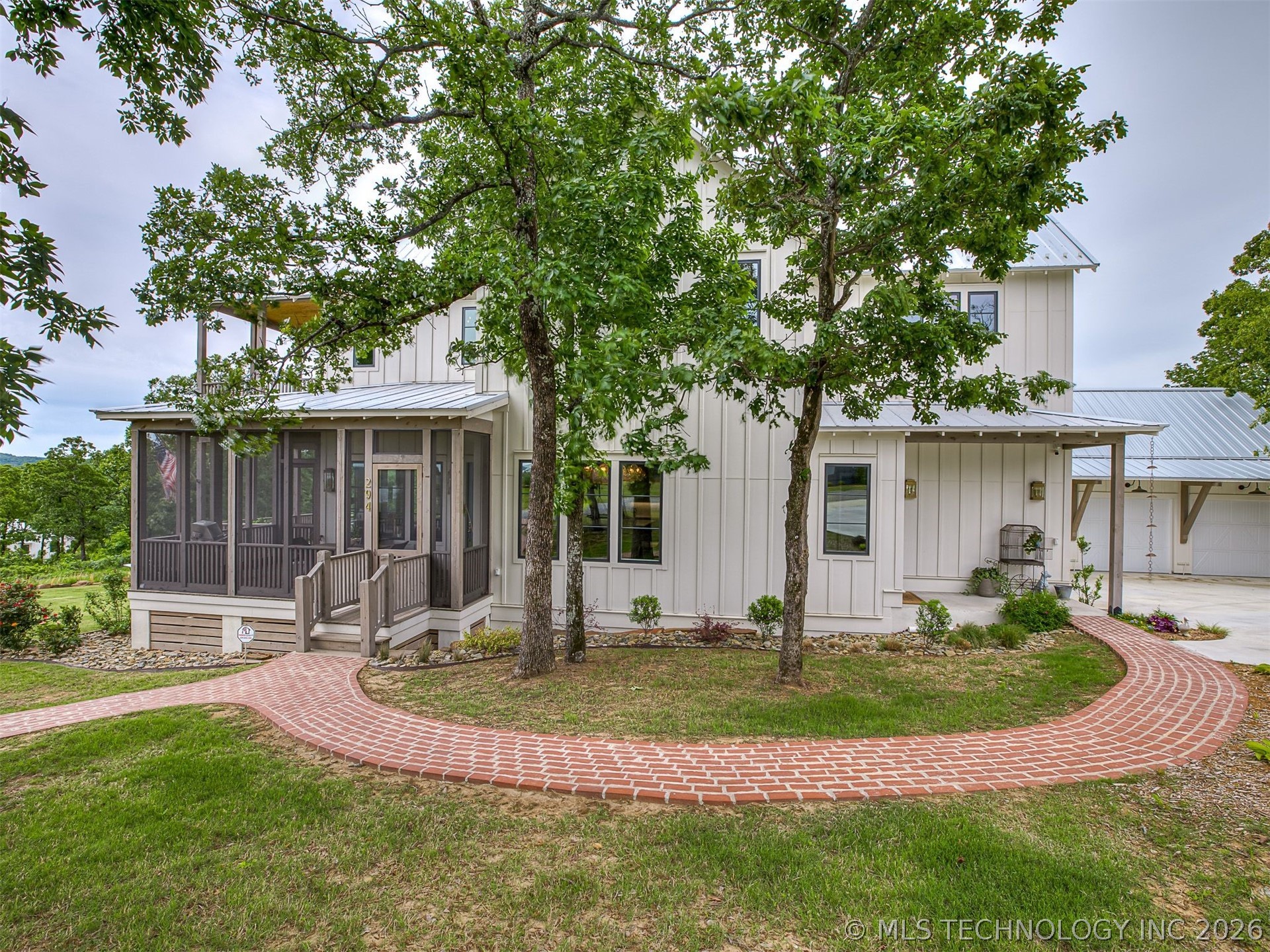 25 E Falcon Tree Loop Eufaula OK 74432
