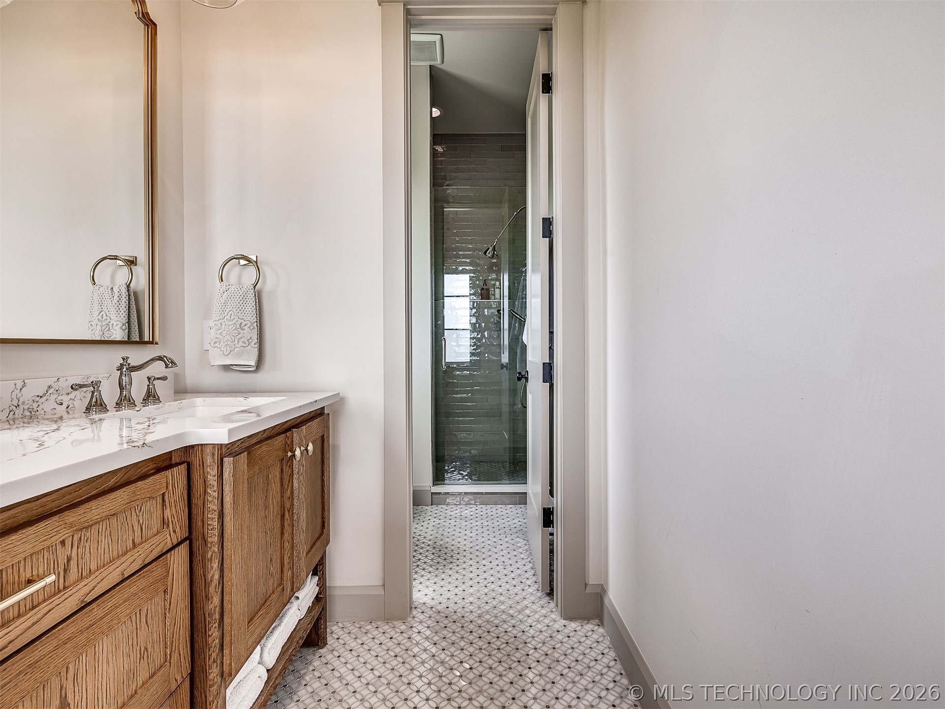 25 E Falcon Tree Loop Eufaula OK 74432